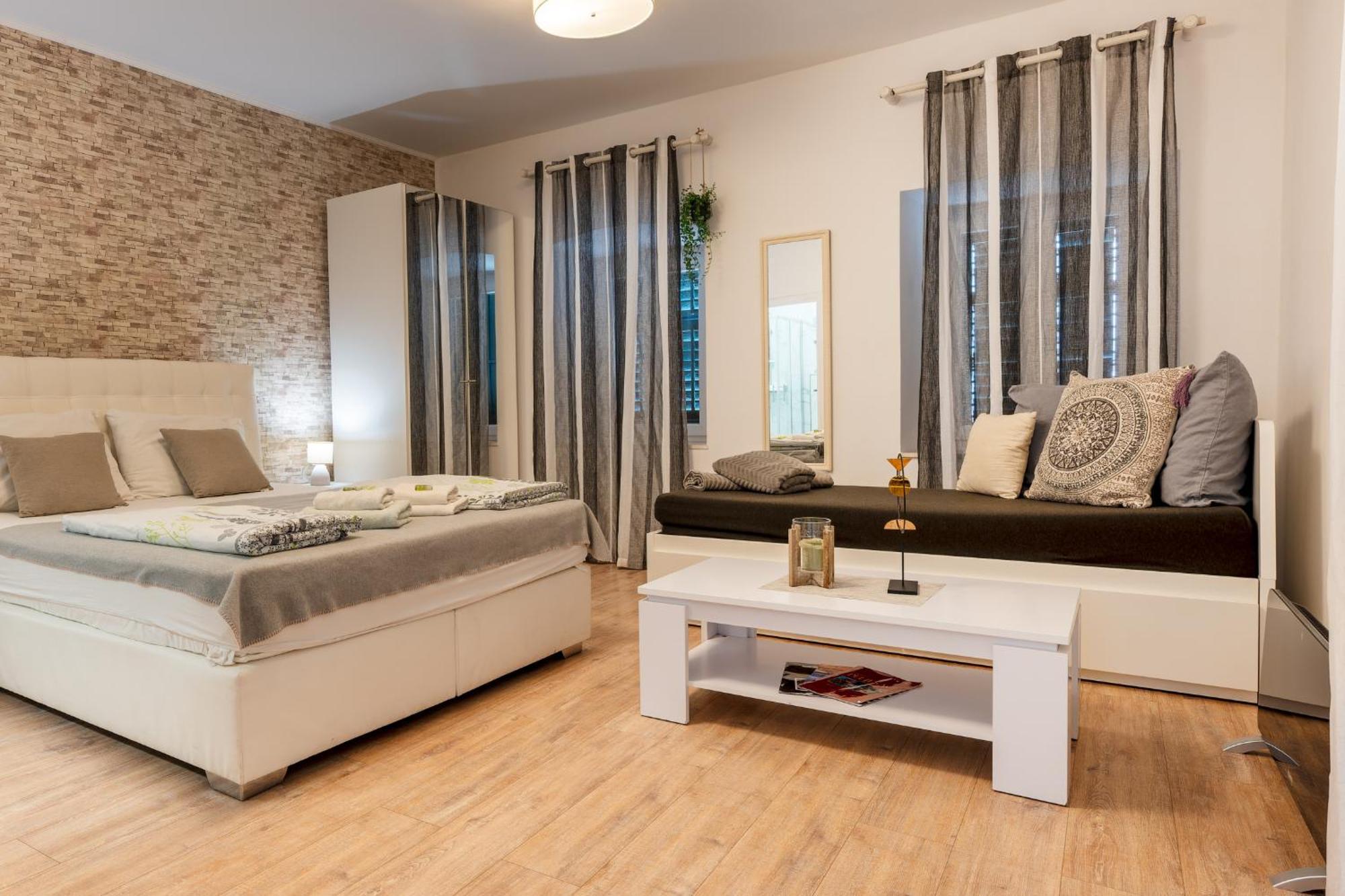 Apartments Villa Sol Стон Екстериор снимка