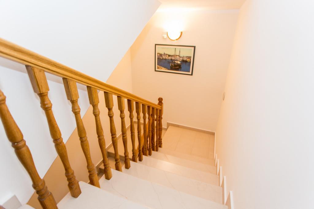 Apartments Villa Sol Стон Екстериор снимка